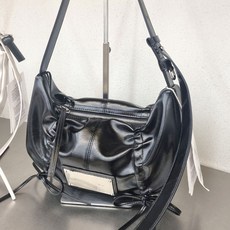 마뗑킴 하프셔링 리본 라운드 백 가방 BAG IN BLACK MK2411BG002MBB