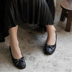[포멜카멜레] 스퀘어 리본 레터링 펌프스 BLACK 2cm