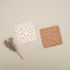 슬로우모먼츠 레이스 코스터 컵받침 뜨개질 - 코바늘 키트, 페일카멜, 1개