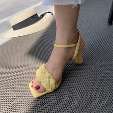 꽈배기모양 메리제인 뒷트임 샌들 화이트 연노랑