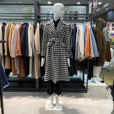 f83d9072630c49d51f8ba24c50b261bc77130c6d97ad77479f77b21e6f35.jpg