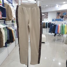 c78bf0ebcd686f94a9e8f0ccea1b947fb4cdd09a6c0db816327beef1d48d.jpg