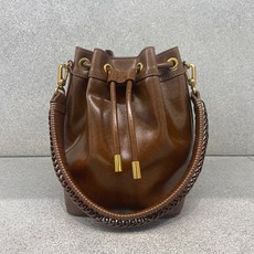d4609098e1e3f1a8e74e15dcc29901e0150cee690a84b314a057c6c52124.jpg