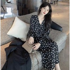 여성 봄계절 브이넥 부츠컷 긴 소매 산들바람 주름 허리보정 보여 슬림 미디롱