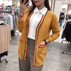 비키 배색 브이넥 가디건_TYCCI2921