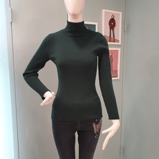 꼼빠니아 NC중앙로 기본 목폴라 니트티