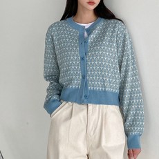 뜨개진 여성용 에이미 플라워 자카드 크롭 라운드 가디건