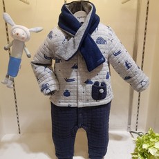 아가방 50% 겨울 베이비페어! 겨울엔 덮어주는 거야 넥 워머도 델꼬왔지롱 누빔우주복! 너무 두꺼운건 힘들어 베이비 살짝 누빔소재 안아주기 딱 좋아!