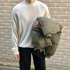 AM 니쥬 오버핏 라운드 니트