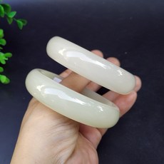 옥뱅글팔찌
