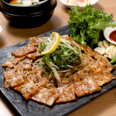 국내산 편육 돼지머리고기 머리고기 돼지머리편육 한방편육 맛의 고수 마약편육 혼술짠 편육 쫄깃한 편육 머릿고기 편육 방쿡포차 양념편육 500g, 1개