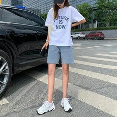 스타일리쉬한 데님 하프 팬츠 여 스트레이트 항고 하이웨스트 와이드 5부 날씬해 보이는 데님 반바지