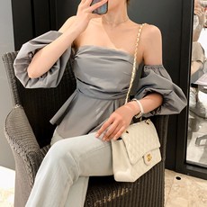 오프숄더블라우스