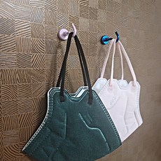 b320f45adb35479604fa71ae4fa987aabcdd38664f8bd90a0dfb5c8353f2.jpg