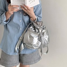 글로이 광택 실버 포켓 여성 백팩 배낭 수납 가방