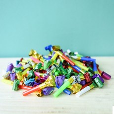생일 파티 용품 생일 불고 용 치어 리더 휘슬 롤 혀 슈퍼 재미 데코용품 파티 장식 장식품, 100 팩