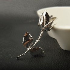 순금브로치