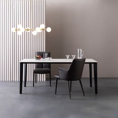 리바트 아르떼 딜리스 4인 와이드 사각 세라믹 식탁(12종), 웜화이트, 블랙