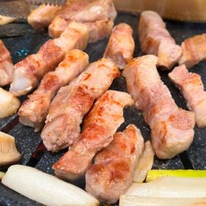 미녀의 식탁 삼겹살 목살 500g 1등급 한돈 냉장 국내산 구이용 바베큐 캠핑용고기 해와바다, 1개