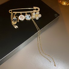 인형브로치