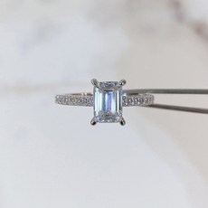 모이사나이트에메랄드컷