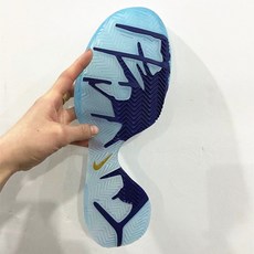 손찍고발찍고