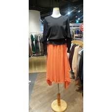 뉴코아강남오즈세컨 배색러플원피스O21j8wop146w