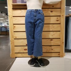 fe58d50ff804d9093f2385292fa0cc4b34fbff206f79d63cd75f84949968.jpg