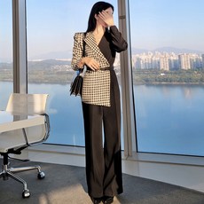 e32bb8e9d0a9427104b56259aed66e7f9e0eea0a51fa81d201a198fc6392.jpg
