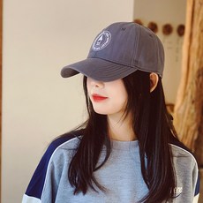 한가인 모자 스타일 텐트밖은유럽 볼캡 야구 여행 봄 코디