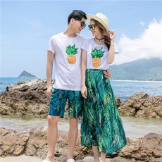  휴양지 커플룩 파인애플 라운드넥 티셔츠 하와이안 롱스커트와 반바지 코디 해변 휴가 빅사이즈 패밀리룩 