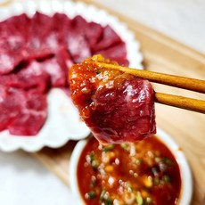 다둥이네 정육점 - 한우 뭉티기 육사시미 뭉터기 초밥 국산 암소 소고기 설도 보섭살 양념소스 포함, 1개, 250g