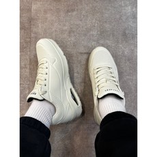 스케쳐스우노운동화