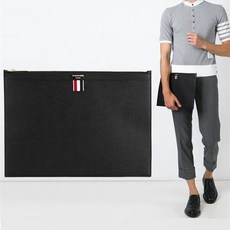 [Thom Browne](엘리스빌분당)톰브라운 페블레더 삼선 클러치 MAC021L 00198 001