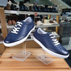 슈콤마보니스니커즈