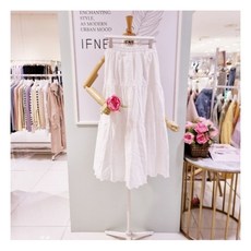 펀칭레이스스커트