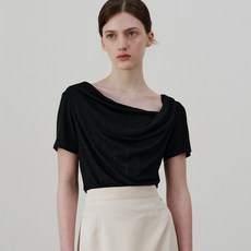 [722 예약배송] 아워코모스 comos 1107 drape neck structrue T-shirt (black)