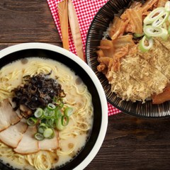 모모야 돈코츠 라멘 2인분+김치 가츠동 2인분 (총 4인분) 맛집 밀키트 덮밥 일본 라면 캠핑 요리 택배 혼밥 혼술, 1세트