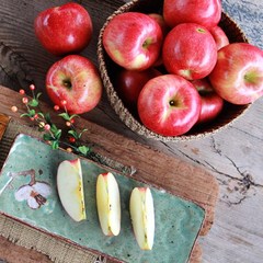 때깔찬 경북사과 꿀사과 사과, 8kg 가정용흠과 (18~22과)부사, 1개