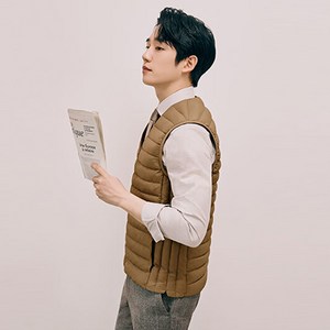 앤드지 브이넥 구스다운 경량 베스트 패딩조끼 BLA4VP1101