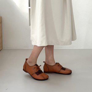 슈리오 여성 소가죽 고무 밴딩 발편한 가죽 단화 2cm