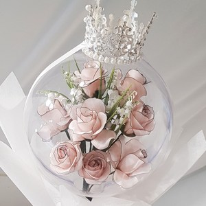 앨리스 아크릴 꽃풍선 장미 비누 꽃다발 대 (왕관+LED조명+쇼핑백 포함), 1.핑크로즈