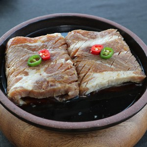 수제갈비 양념으로 만든 특별한 식도락가 돼지 왕갈비 양념구이(간장맛), 1개, 700g
