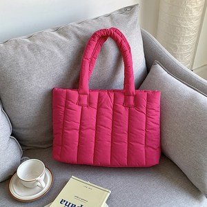 민티즈 스퀘어 세로 퀼팅 누빔백