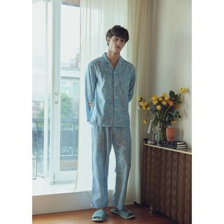 비너스 [할인중] 면 몸에닿는느낌이 부드럽고 편안한 남성 꽃나염 파자마세트