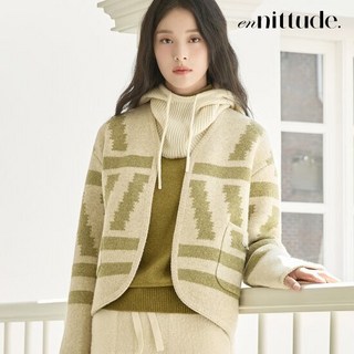 엔니튜드 24FW 울블렌드 자카드 니트 숏코트 1종_선명한 피부를 위한 리린 티트리 에멀젼 추천