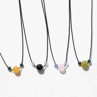 가벼운 원석 비즈 블랙 실크줄 써지컬스틸 패션 목걸이