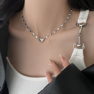 한준수 목걸이