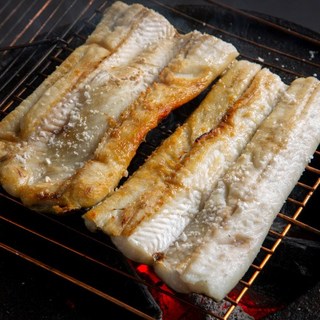 풍천만장어 국산 무태장어 손질후 700g 이상 [원산지:국산(전라남도) [원산지:국산], 1개, 생장어700g내외