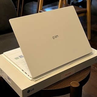 (S급) Lg gram 16Z90TR-SD7WK 엘지그램 RTX 4050 그래픽 게이밍 노트북